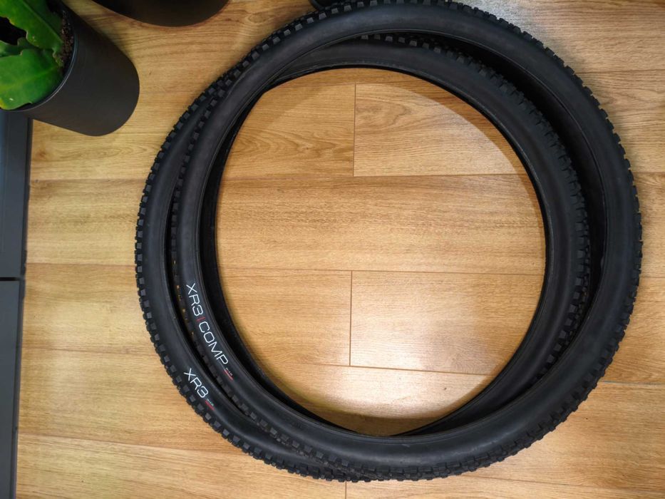 2 Pneus Bontrager XR3 29 2.20 Novos