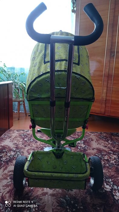 Продається триколісний ровер салатовий колір кола добрі