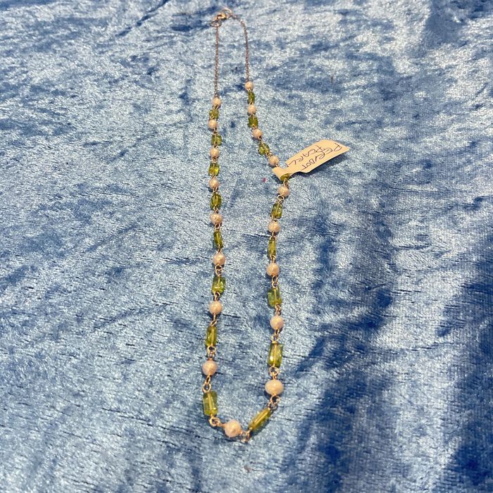 Fio pérolas e pedra com 40 cm. Anúncios abaixo