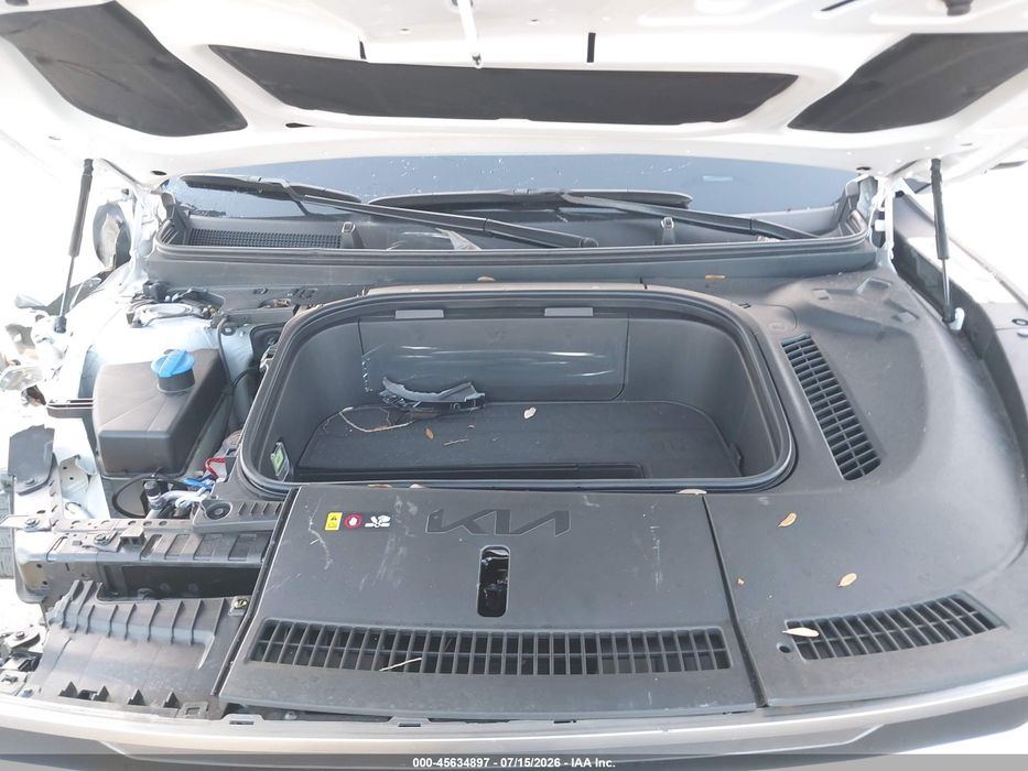 В дорозі на розбірку Kia EV9 wind