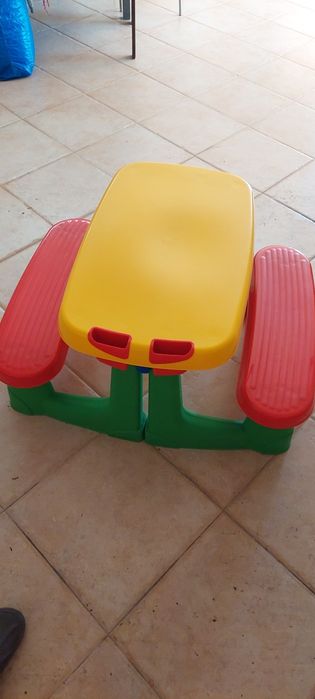 Mesa plastica de criança