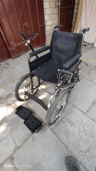 Складная   . рычажная инвалидная коляска. Візок інвалідний