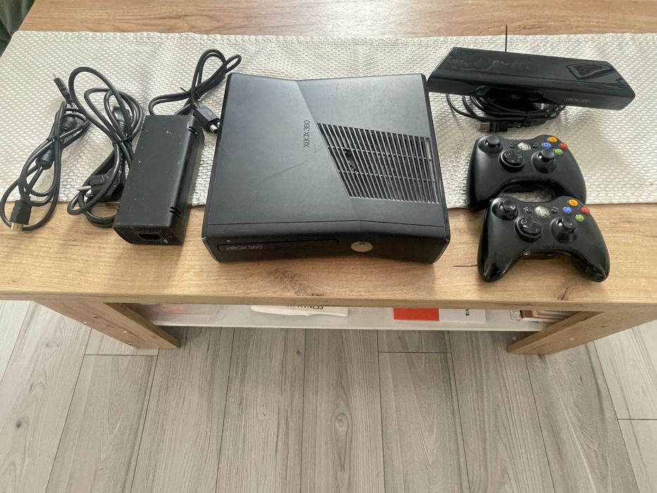 Konsola Xbox 360 + kineckt+ telewizor 42 cale Samsung