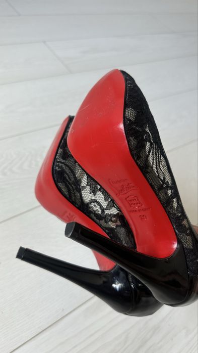 Christian Louboutin оригінал , 39 розмір , 25,5 см