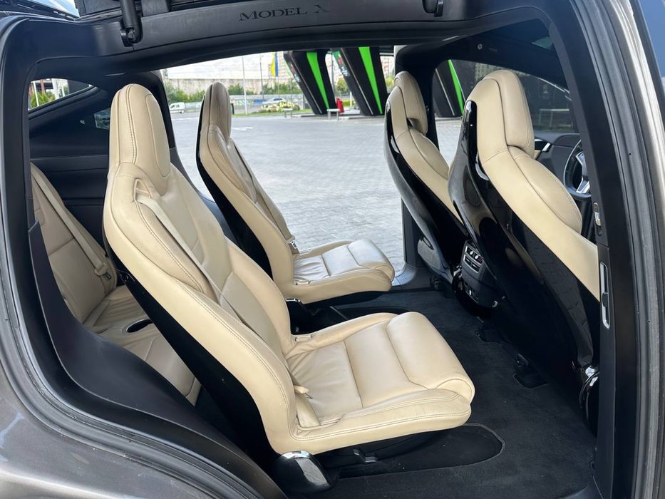 Tesla Model X 2016