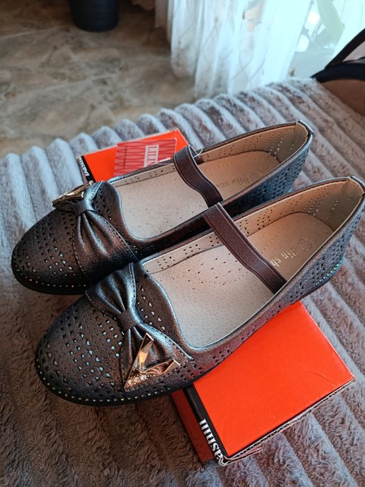 Туфлі на дівчинку