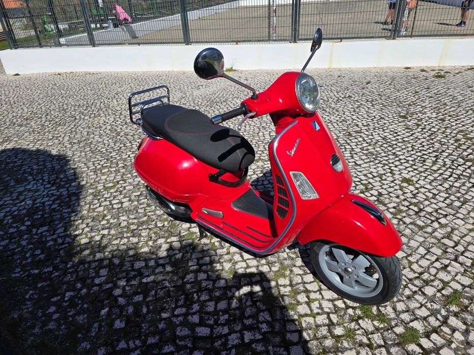 Vespa GTS 125 — 2007 — 26.000 km — Muito estimada