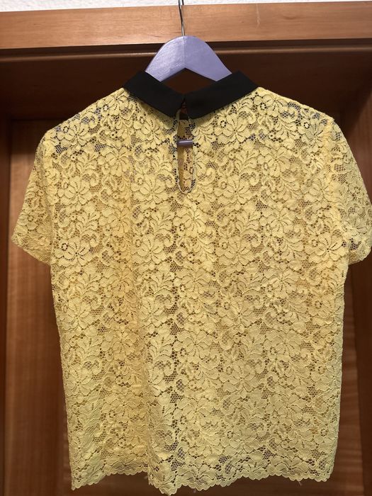 Blusa Amarela em renda