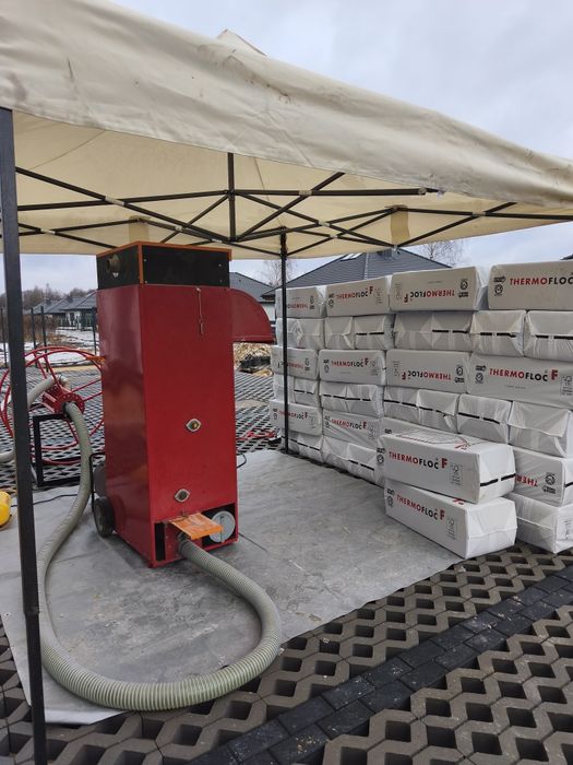 Ocieplenie poddasza, naprawa izolacji w jeden dzień; celuloza Thermofloc F λ 0,037