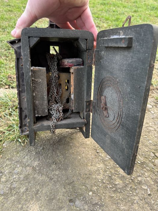 Продам старовинний вестат для ткання, годинник та багато іншого.