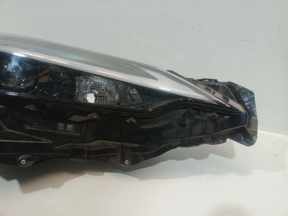 Ótica / farol esquerda LEXUS NX II (_A2_, _H2_)