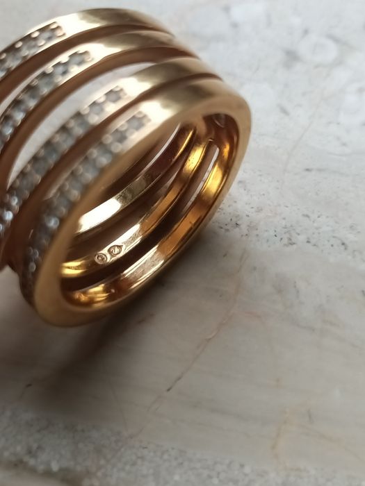 Pierścionek Swarovski z kamyczkami