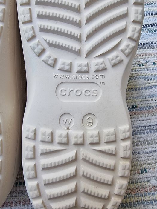 Buty Crocs beżowe w9