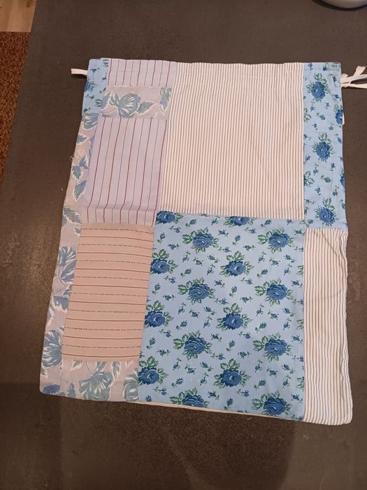 Antigo saco , centenário feito em varios tecidos