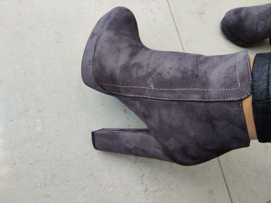 Botins cinzentos