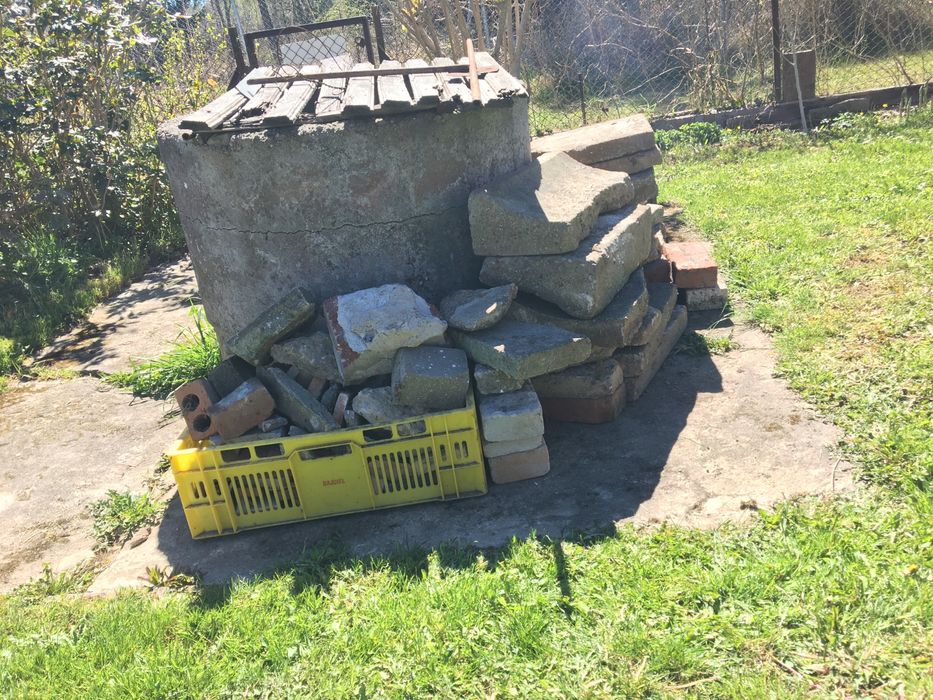Oddam gruz płyty betonowe słupki