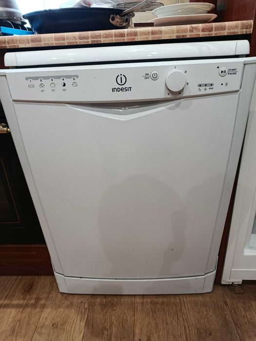 Посудомоечная машина Indesit DFG 60см б/у