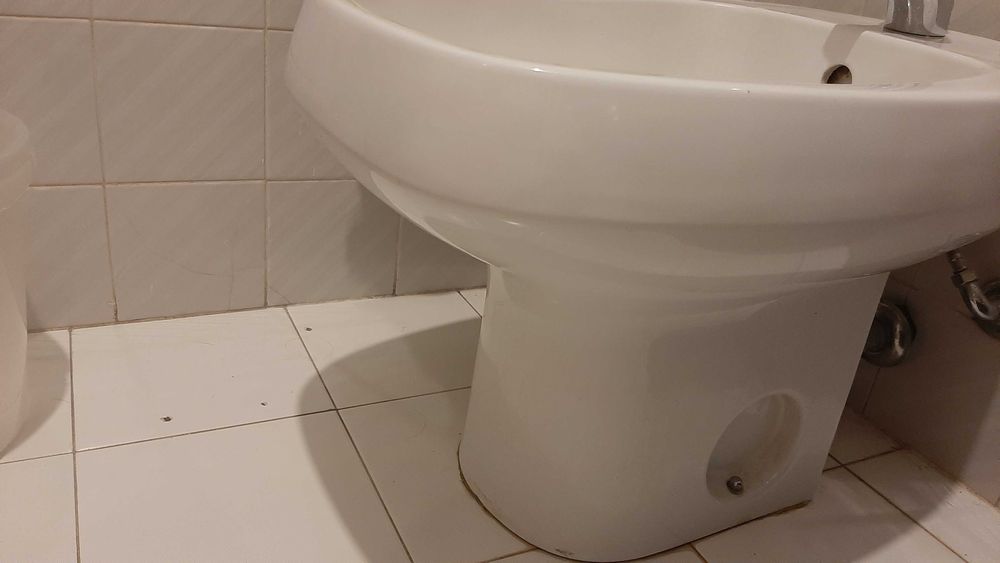Bidé usado branco