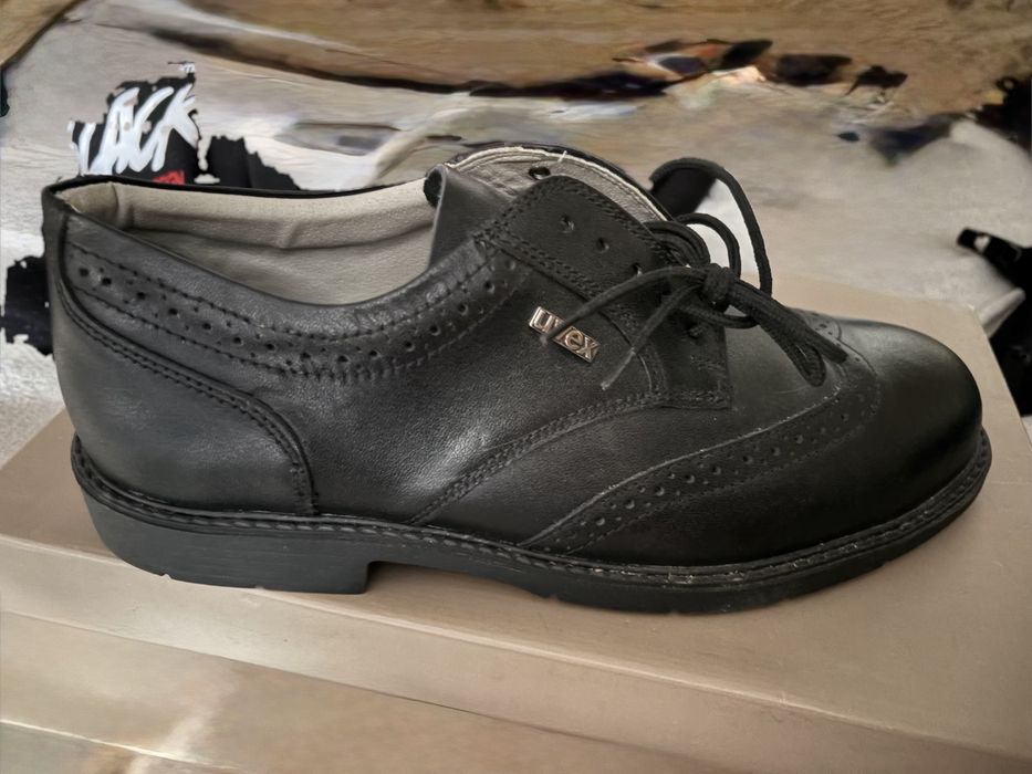 Buty Uvex z wzmocnieniami na palcach ,obuwie ochronne