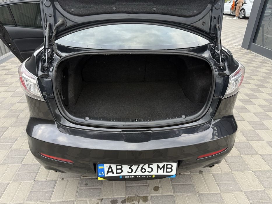 Продам Mazda 3..