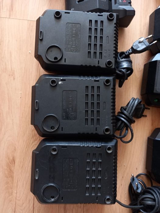 Зарядне зарядка Bosch 12 14.4 18 Бош акумулятор блок бош