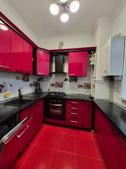 Ужгород. Продається 2-кімн.квартира на набережній. Центр.