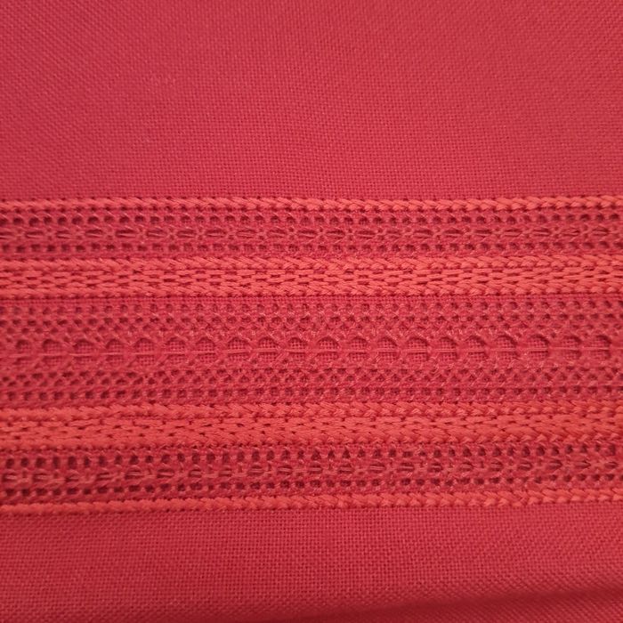 Тканина для пошиття плаття з машинною вишивкою по низу