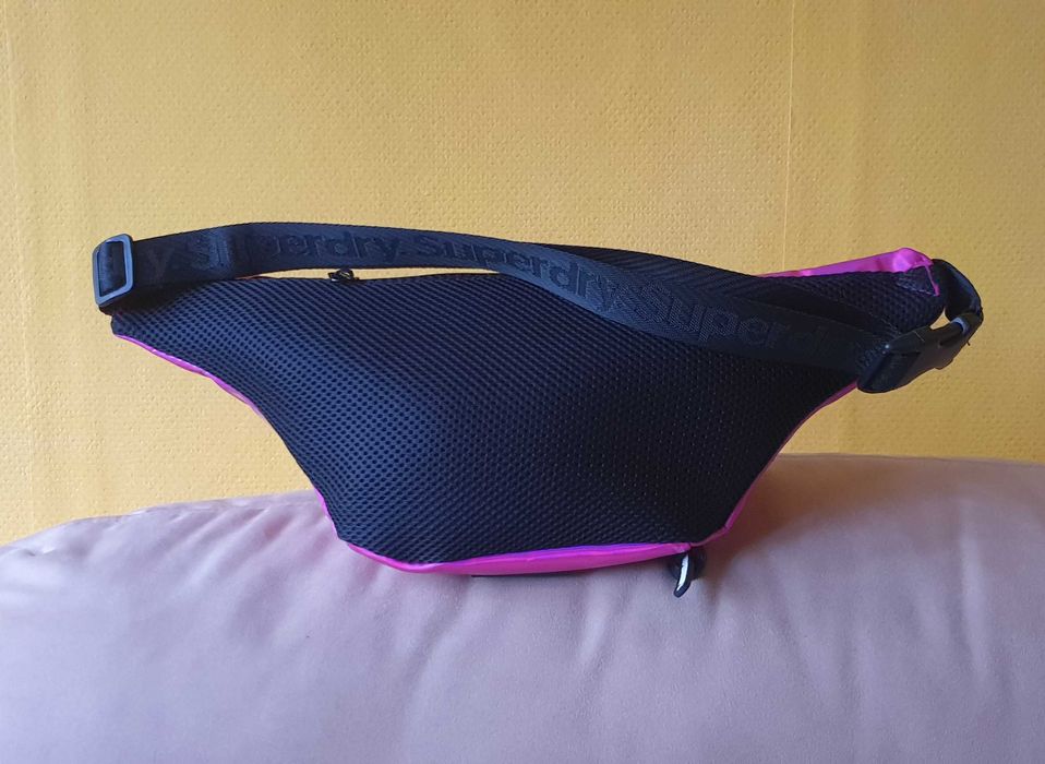 Oryginalna nerka SuperDry Nowa