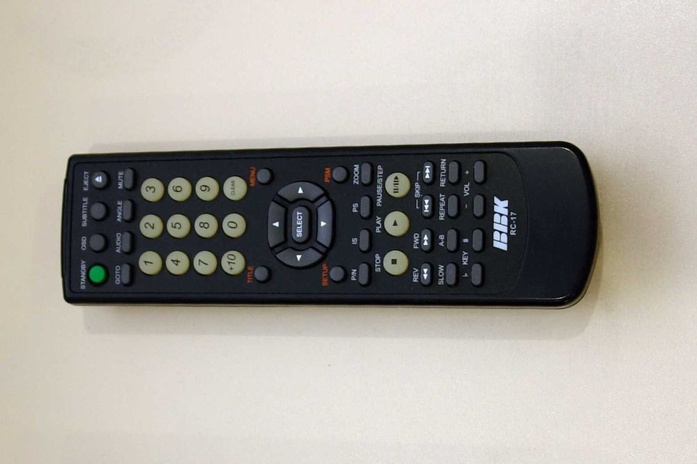 CD/DVD плеер BBK 969S. Пульт ДУ. Всё работает.