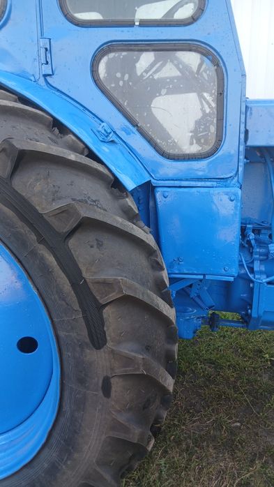 Продам трактор Т-40 АМ + причеп 2птс4+культиватор