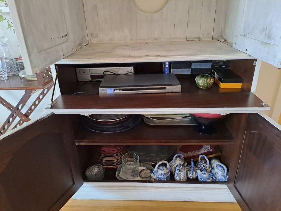 Móvel rústico 55x100x155 cm