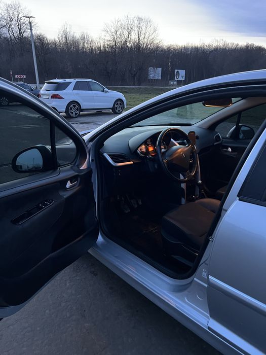 Продам Peugeot 207