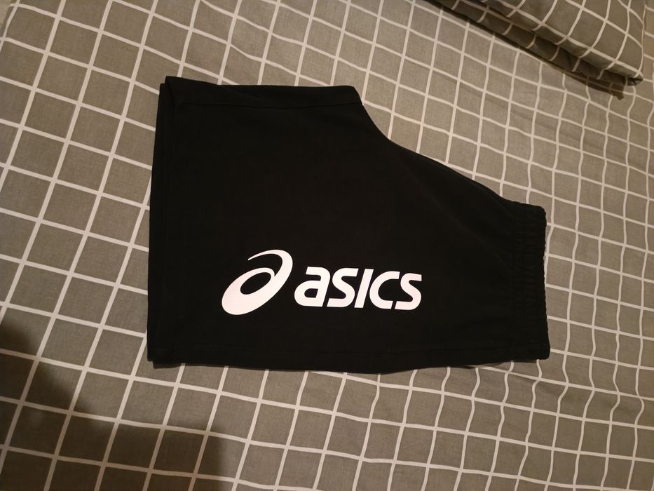 Шорты ASICS размер XL(L) чёрные