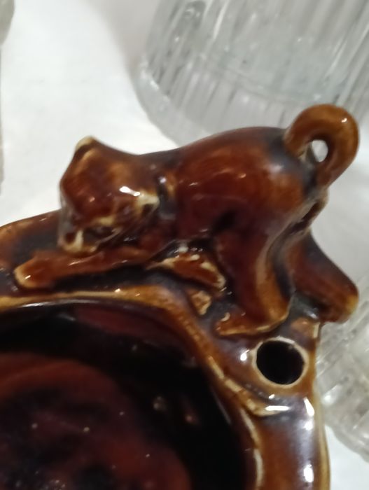 Cinzeiro de porcelana vidrada
