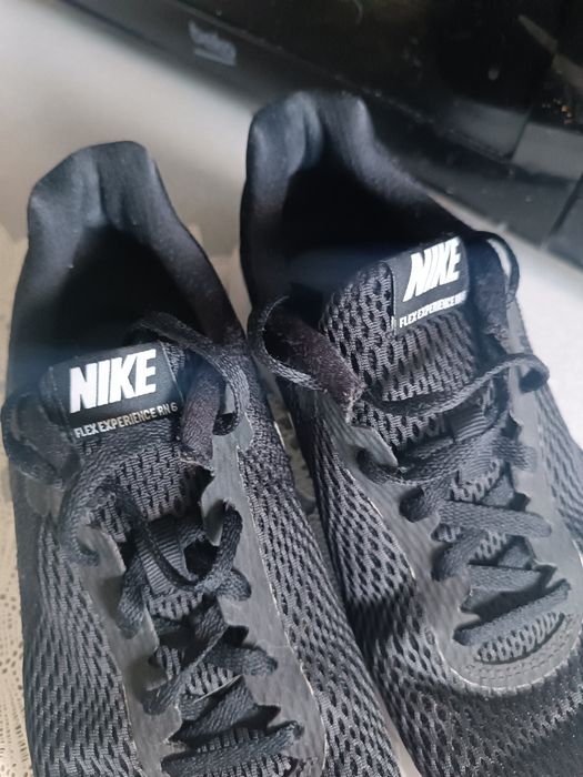 Buty sportowe Nike czarne- 40.Stan bdb