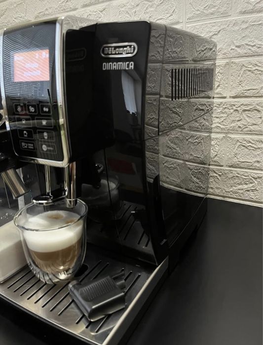 Кофемашина Кофеварка кавоварка Кавомашина Delonghi dinamica