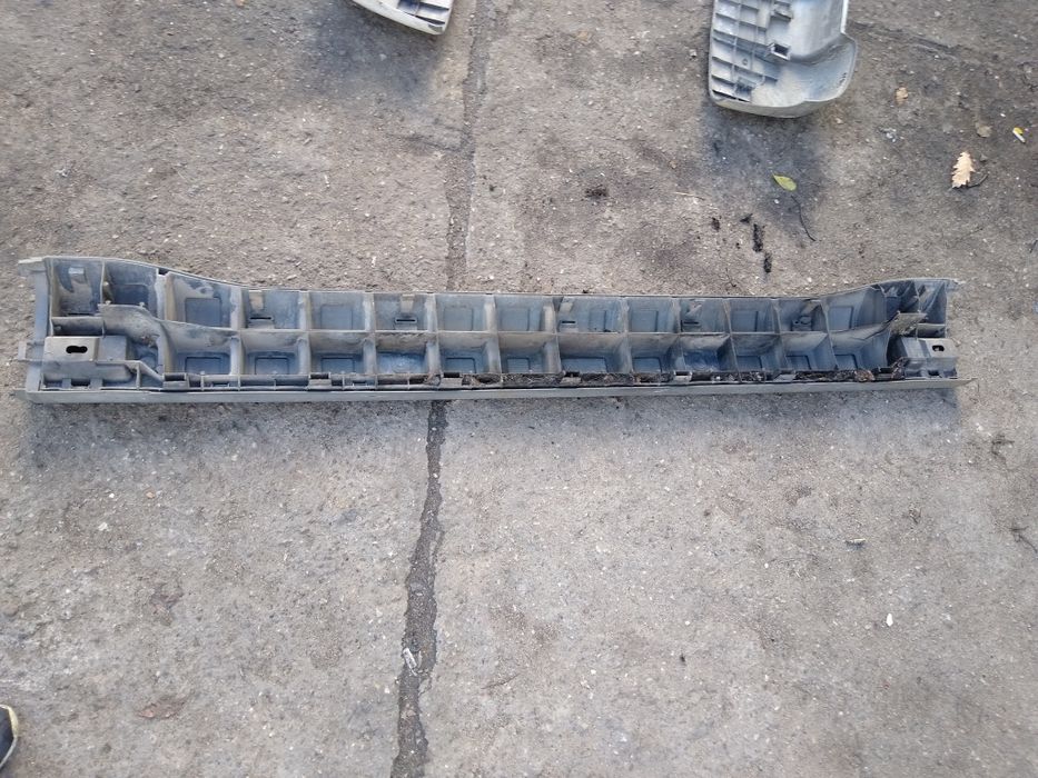 Zderzak tył narożniki Mercedes sprinter 00-06r komplet