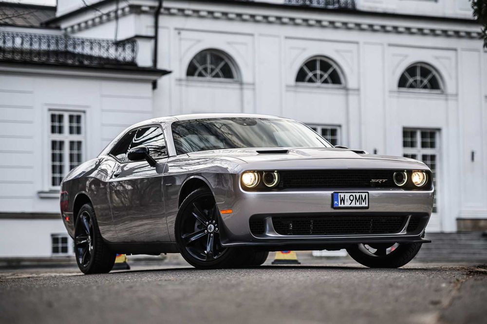 Prezent: Voucher na wynajem DODGE CHALLENGER 5.7L HEMI