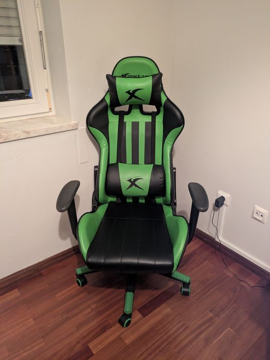 Cadeira Gaming Xtrike Me