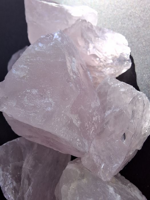 Kwarc różowy surowa bryła