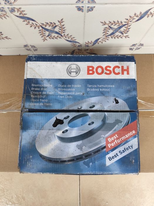 Discos de travão Bosch não ventilados de 4 furos de 240mm