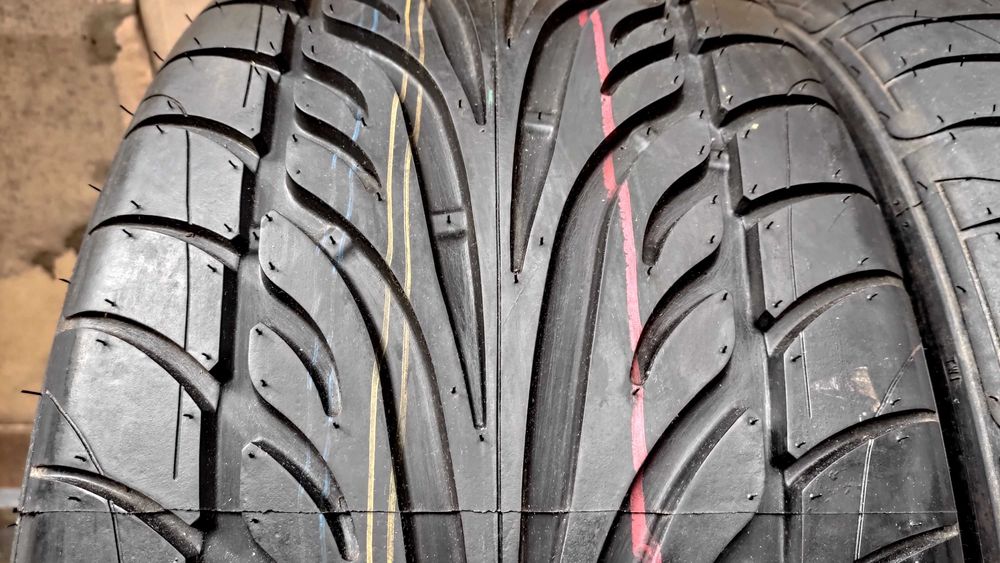 Шини  295/40R20. Dunlop  Нові. Виробник  Німеччина!