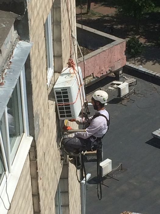 Монтаж и обслуживание кондиционера на высоте, подключение, установка ...