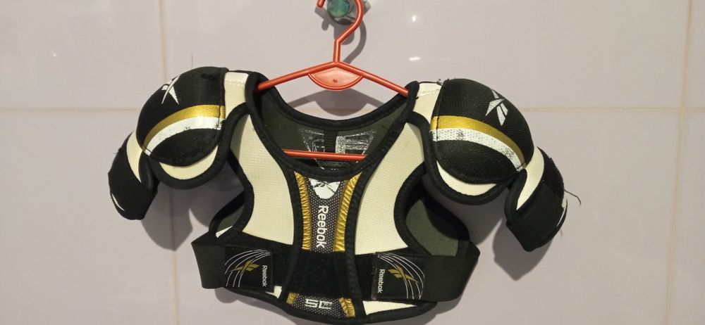 Naramiennik, ochraniacz, bodik, Reebok 104-122