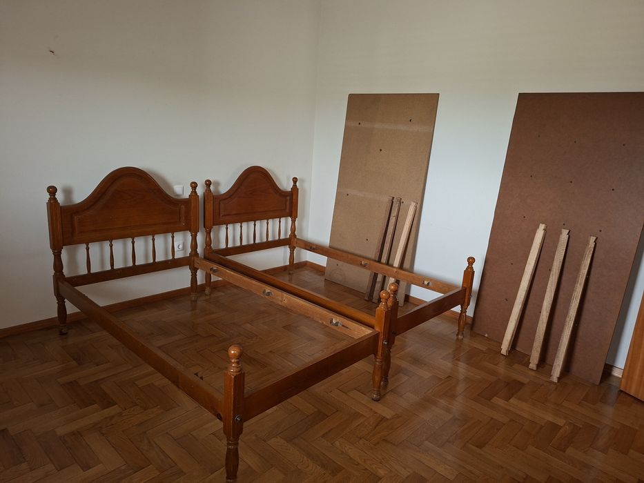 Moveis, camas de solteiro