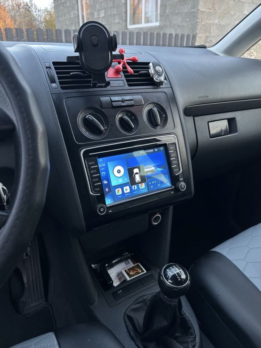 Продам Volkswagen Touran 1.6 FSI