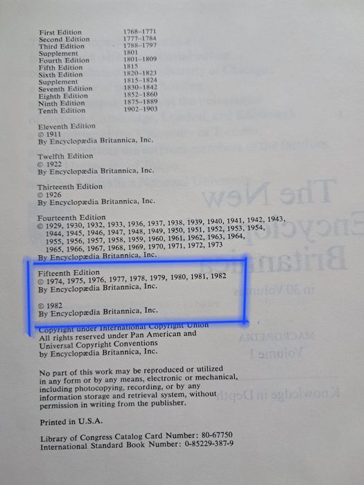 Vendo para desocupar Enciclopédia britânica e Enciclopédia Barsa