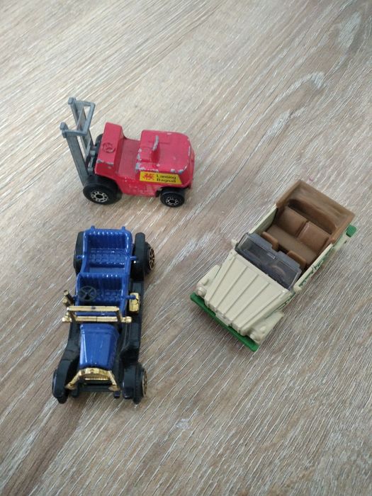 продам модели автомобилей  Matchbox, Realtoy