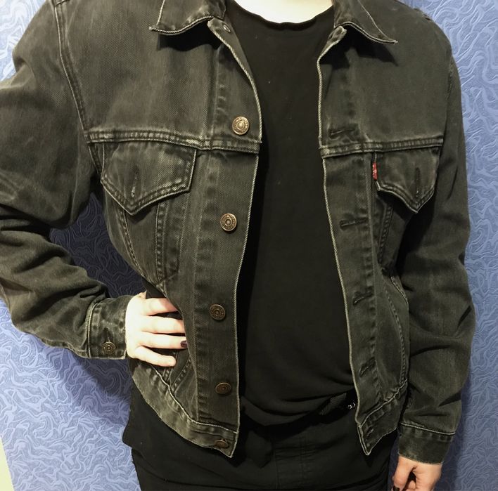 Куртка джинсова Levi’s чорна XL