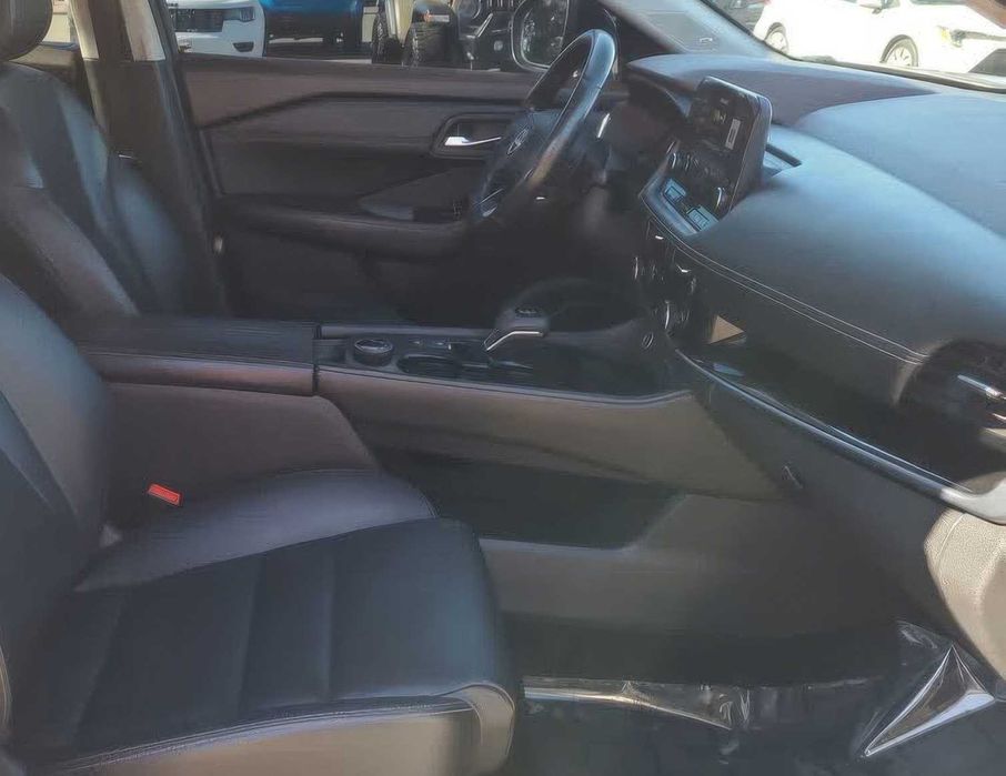 Nissan Rogue SL      2022